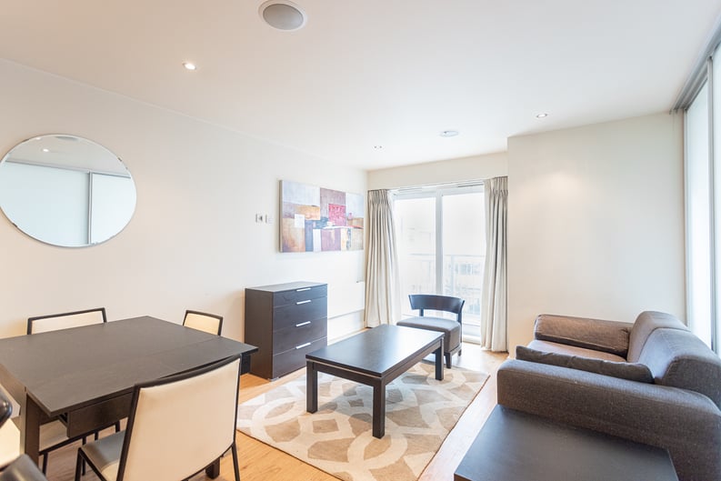 Studio apartment to sale in Heritage Avenue, London-image 9