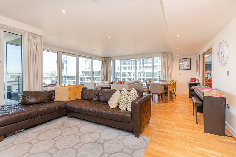 3 bedroom(s) apartment to sale in The Boulevard, London-image 1