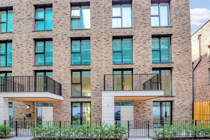 Royal Crest Avenue, London, E16 2EB