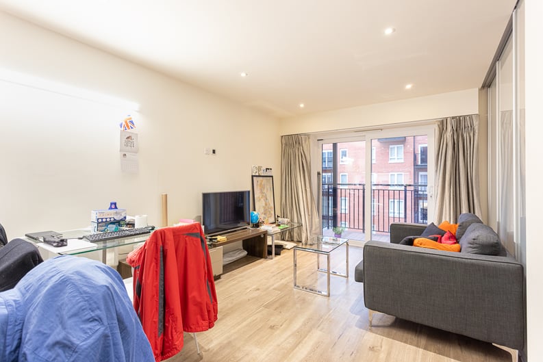 1 bedroom(s) apartment to sale in Beaufort Square, London-image 5