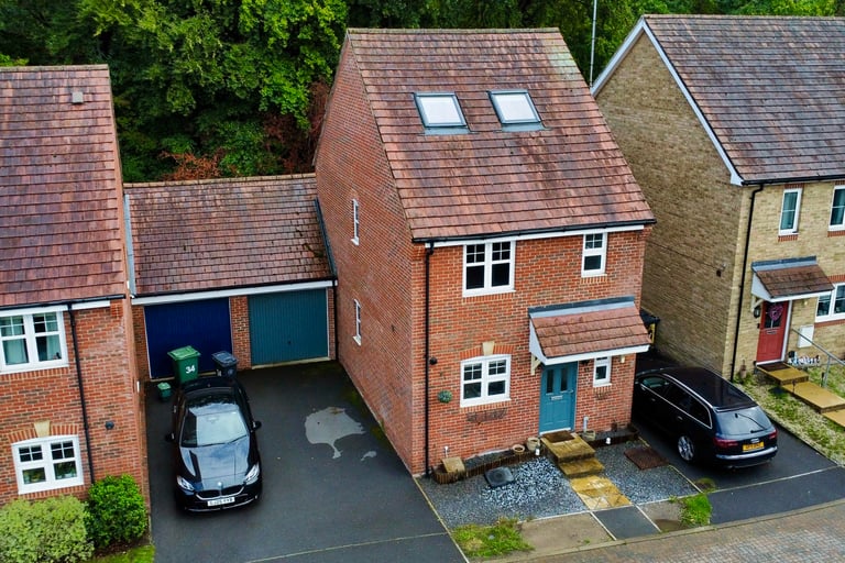 BAGSHOT, &pound;500,000