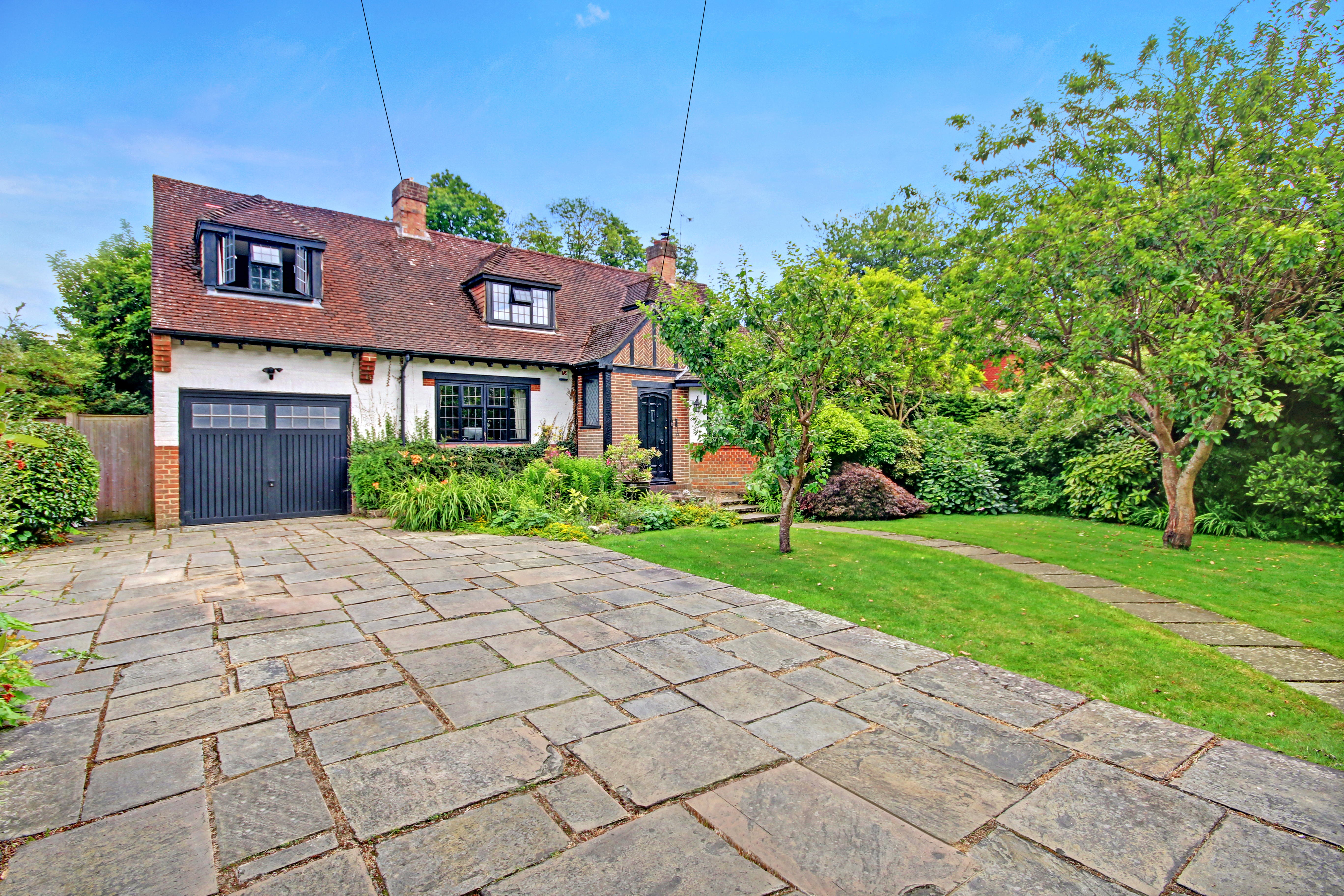 Rowplatt Lane, Felbridge, Surrey