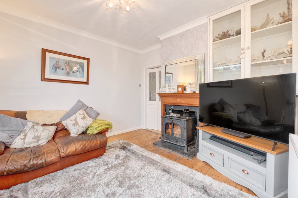 Property Details for Summerfields Avenue Hailsham East Sussex BN27 3BP