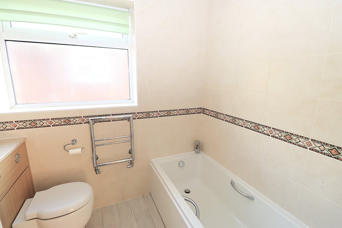 Southwood Road, Farnborough, GU14 0JQ