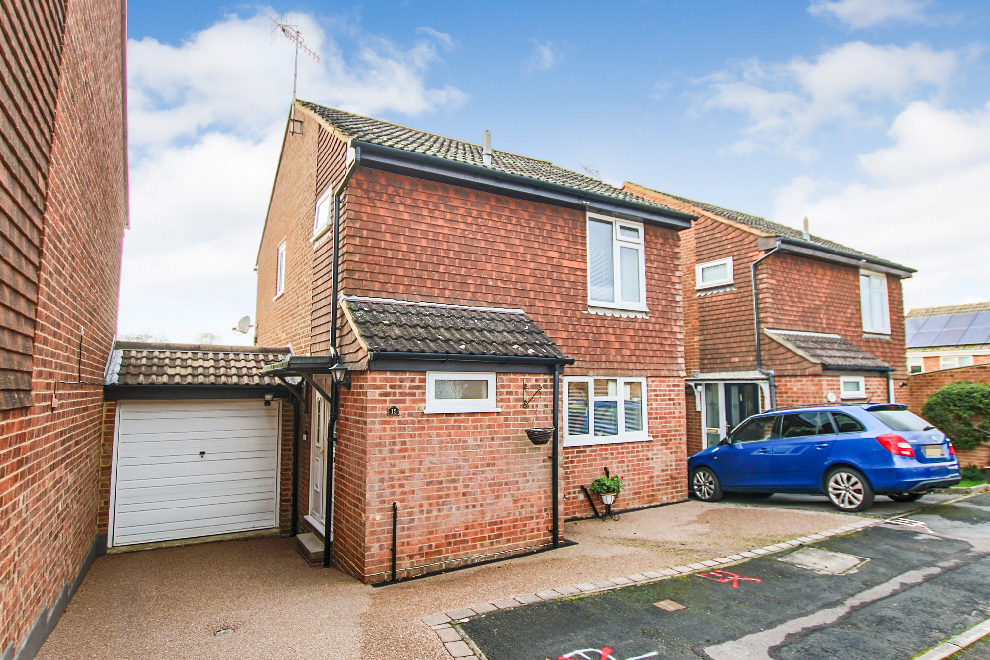 15 Kindersley Close, East Grinstead