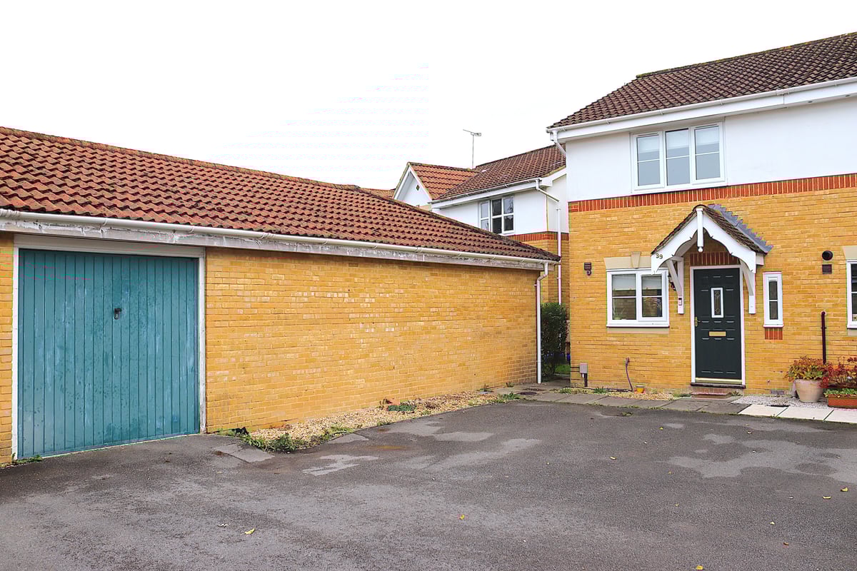 Richmond Close, Farnborough, GU14 0RH