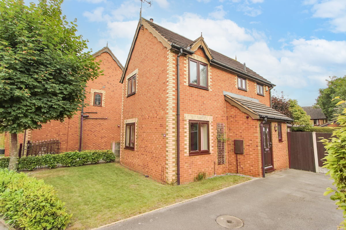 3 bedroom detached house for sale, Edencroft Drive, Edenthorpe
