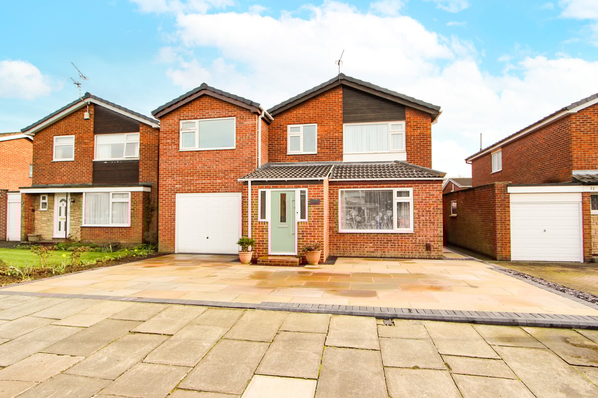 5 bedroom detached house for sale, Clayworth Drive, Bessacarr, Doncaster The Property Hive