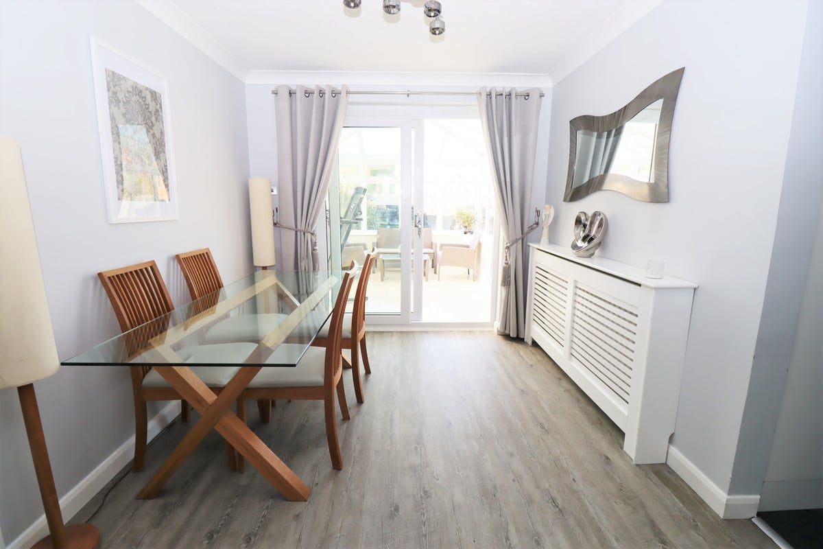 Ryves Avenue, Yateley, GU46 6FD