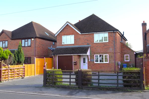  Fleet Road, Farnborough, 