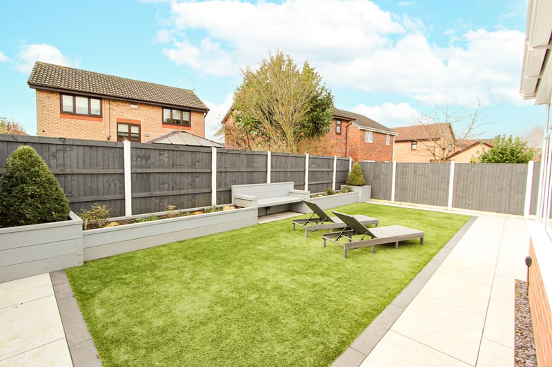 3 bedroom detached house for sale, Farnborough Drive, Cantley