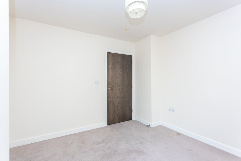 2 bedroom(s) apartment to sale in Beaufort Square, Colindale, London-image 11