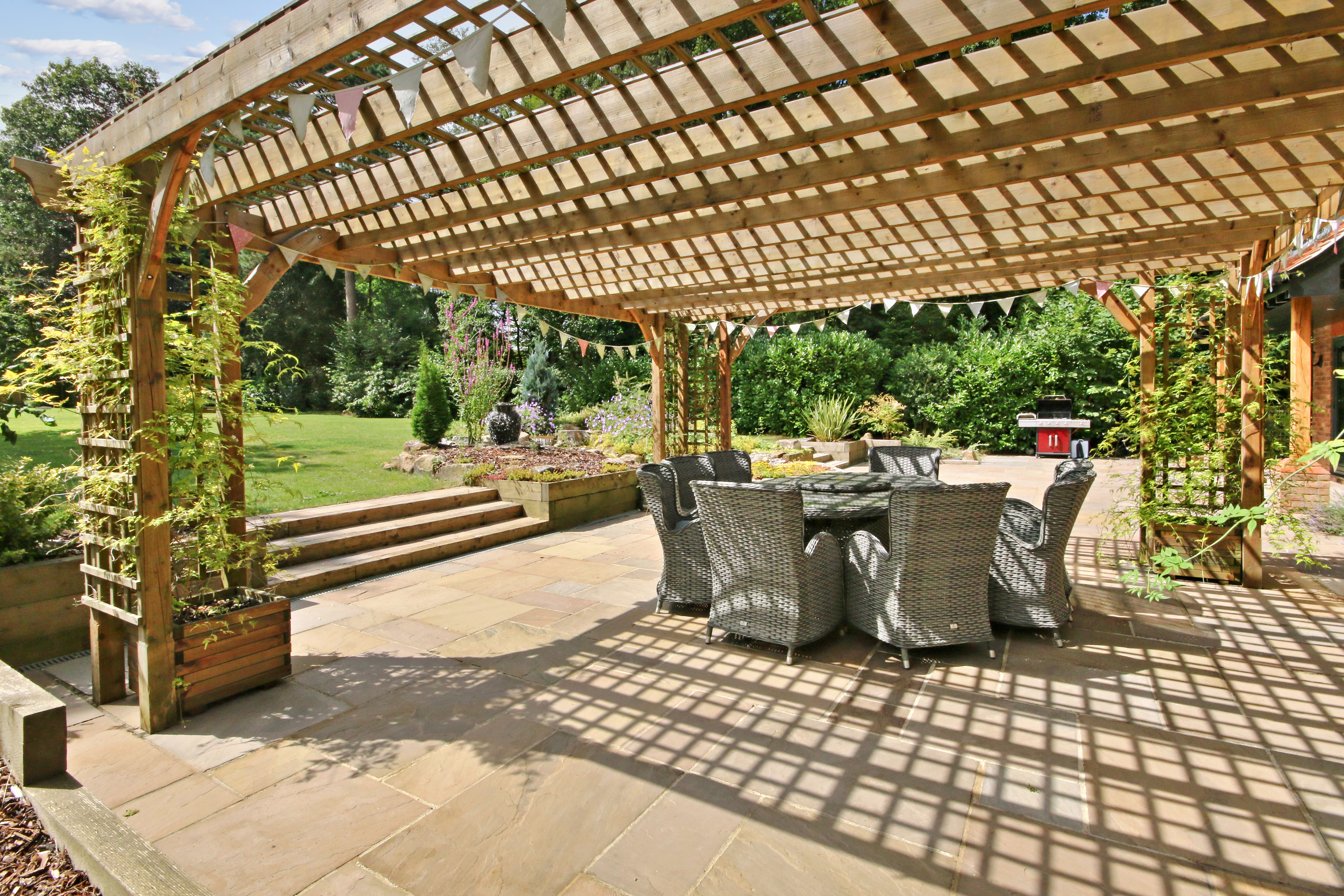 Lake View Road, Felbridge, Surrey