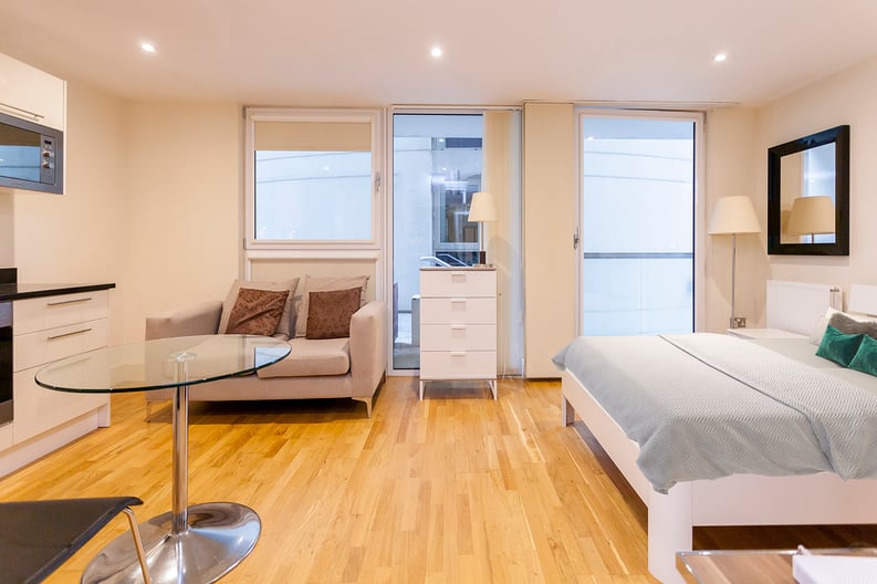 1 bedroom(s) apartment to sale in Lanterns Court, Millharbour, Canary Wharf, London-image 5