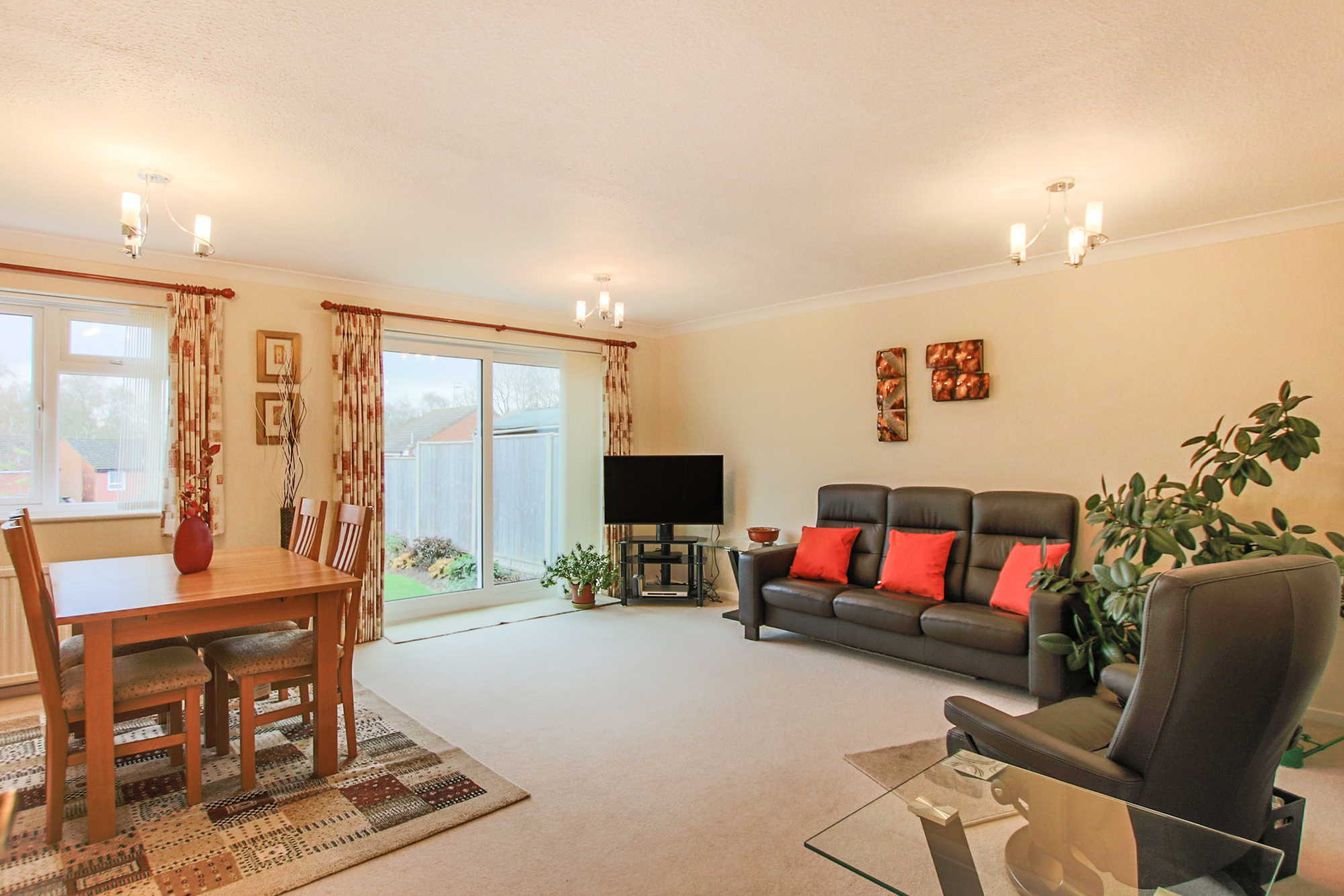 15 Kindersley Close, East Grinstead