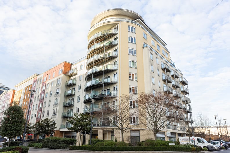 3 bedroom(s) apartment to sale in Boulevard Drive, Colindale, London-image 13
