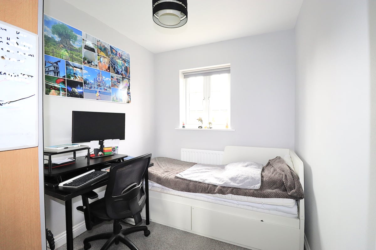 Ship Lane, FARNBOROUGH, GU14 8BH