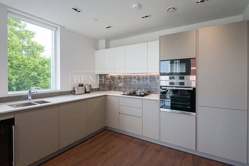 1 bedroom(s) apartment to sale in Woodberry Down, Hackney, London-image 3