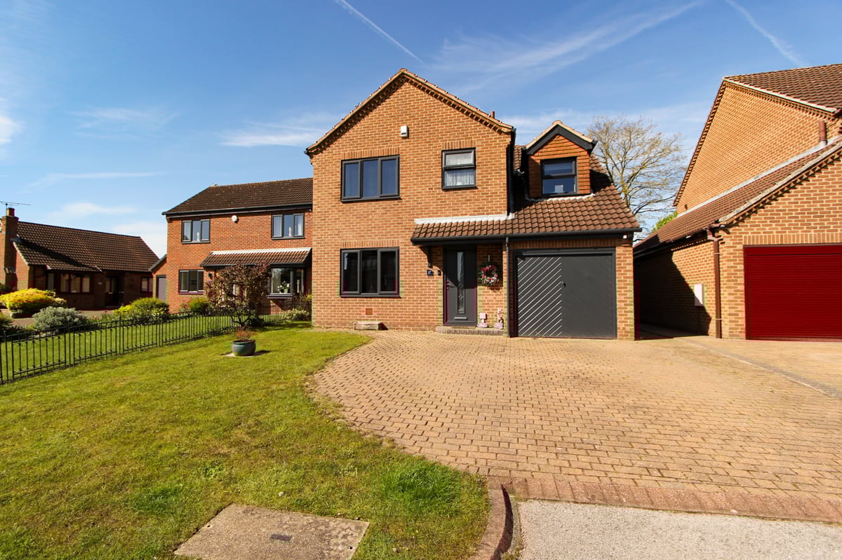 4 bedroom detached house for sale, Plumpton Gardens, Bessacarr, Doncaster The Property Hive