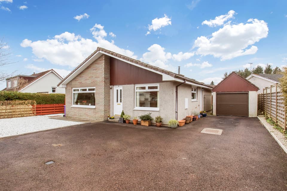 Detached Bungalow for sale in Dundee 26 Broomwell Gardens, Monikie