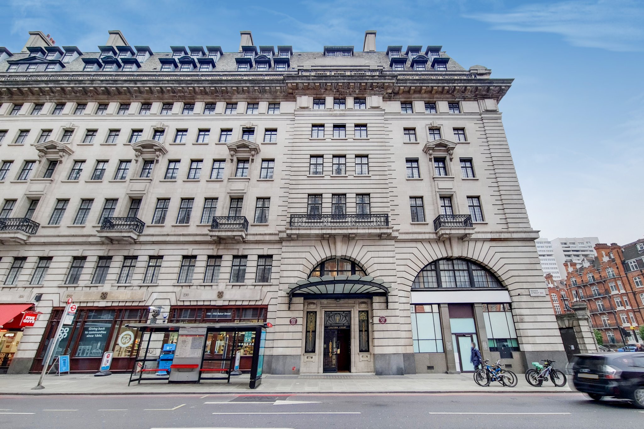 2 Bed, 1 Bath Property For Sale in Chiltern Court , Baker Street , NW1 5TA