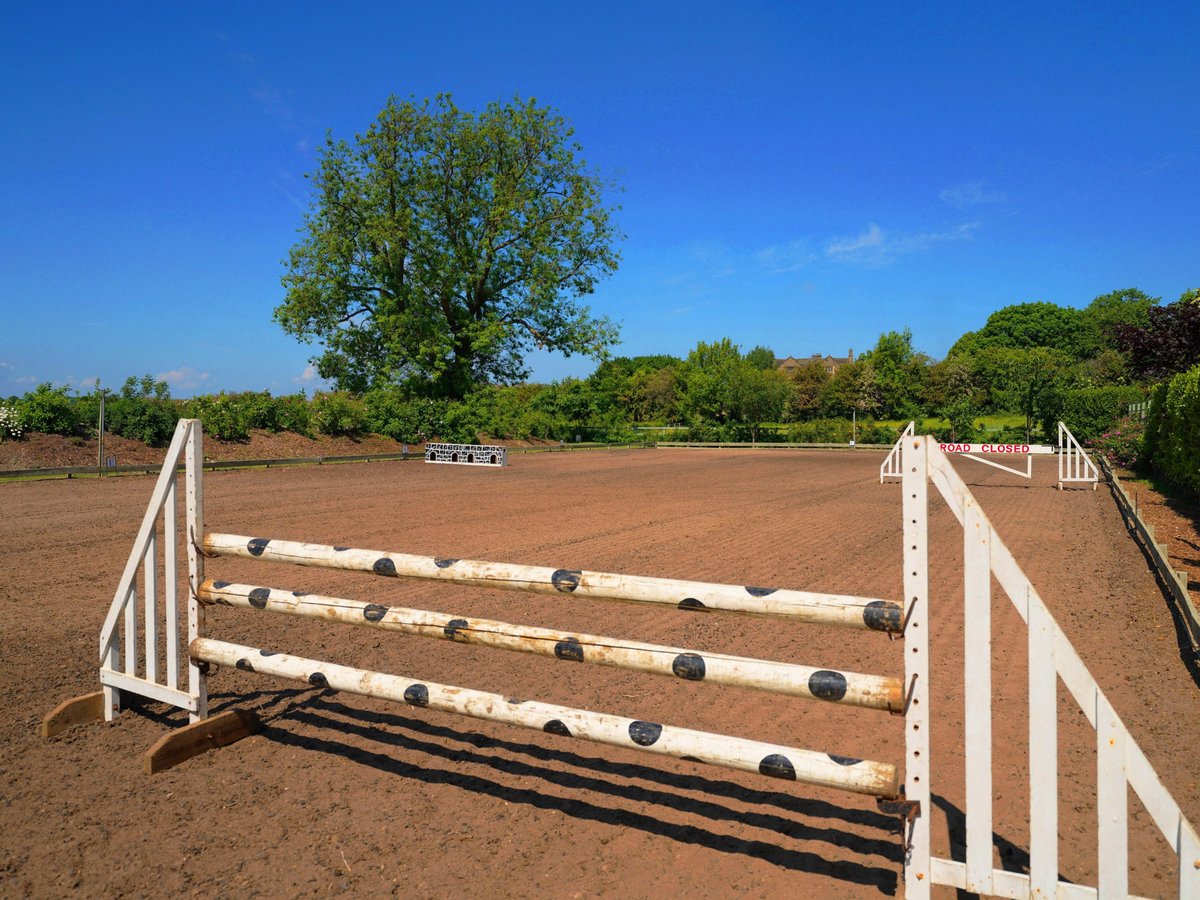 Priory Cottage, Pontefract Road, Pontefract, WF7 7EF