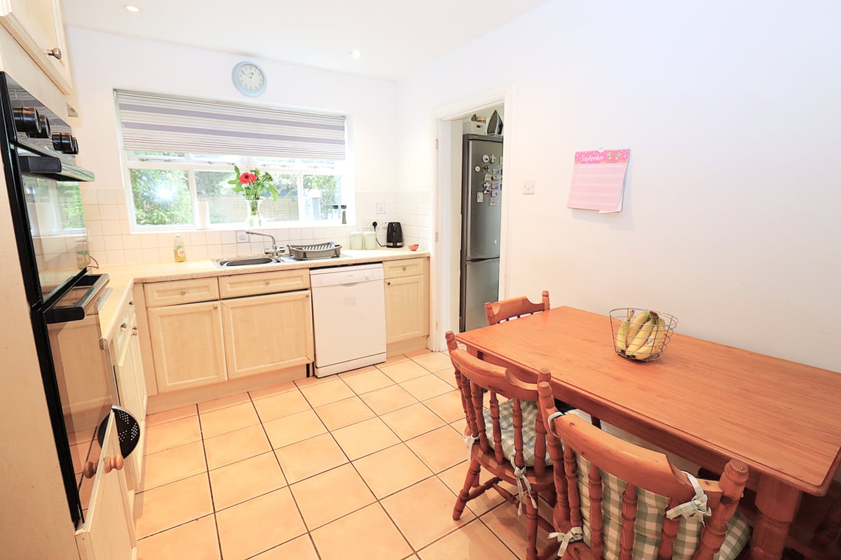  Richmond Close, FARNBOROUGH, GU14 0RH