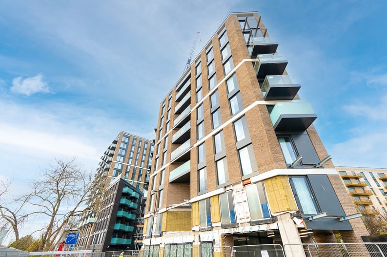Studio apartment to sale in Lionel Road South, Brentford-image 1