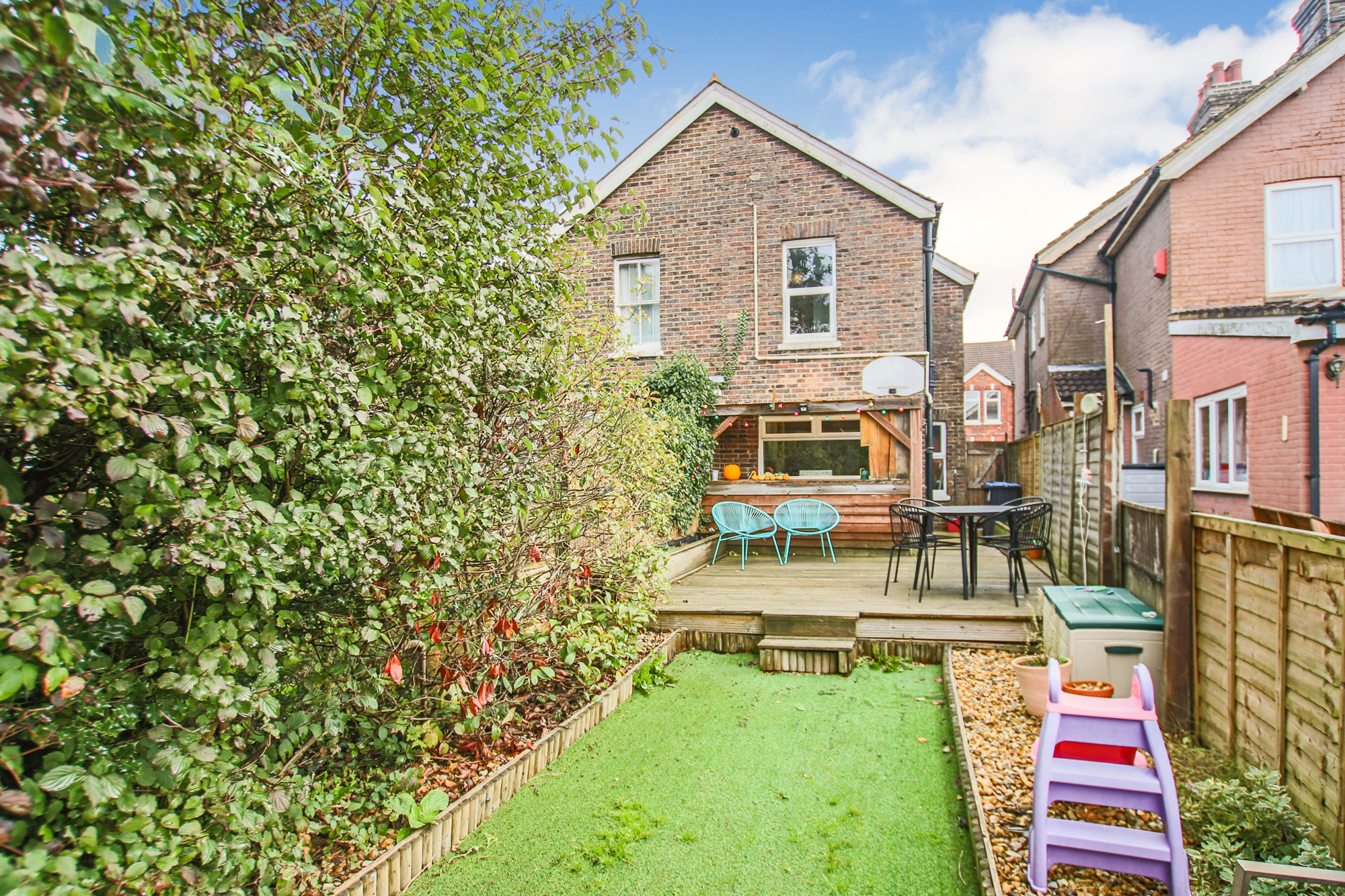 De la Warr Road, East Grinstead, West Sussex