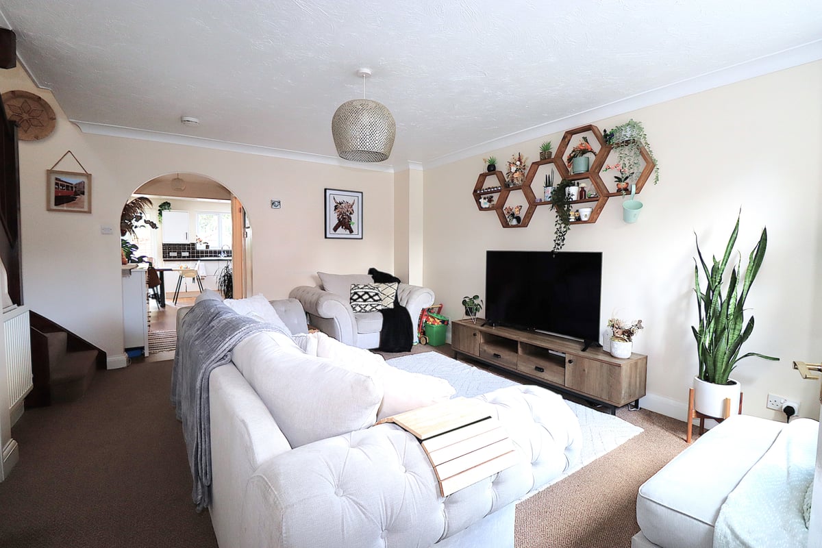 Chamomile Gardens, Farnborough, GU14 9XY