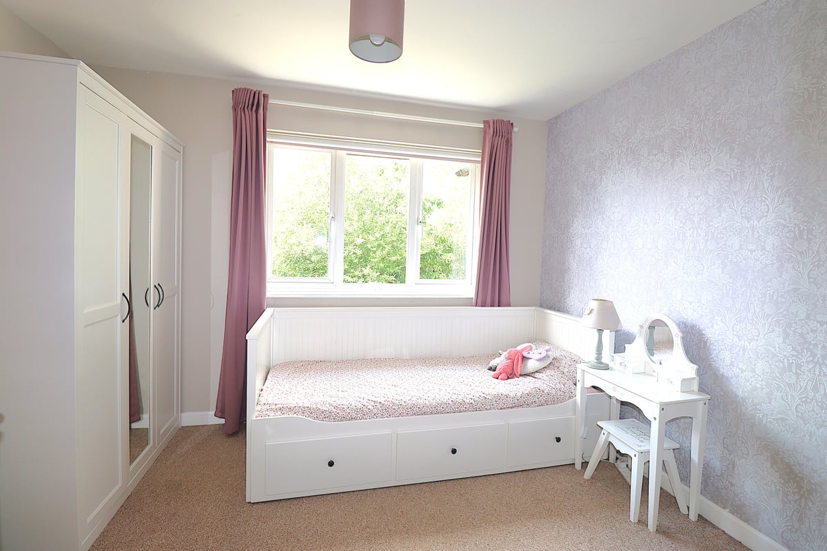 Long Beech Drive, FARNBOROUGH, GU14 0PR