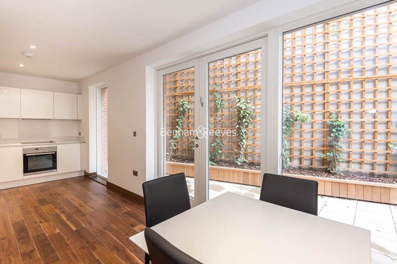 2 bedroom(s) apartment to sale in Maygrove Road, West Hampstead, London-image 8