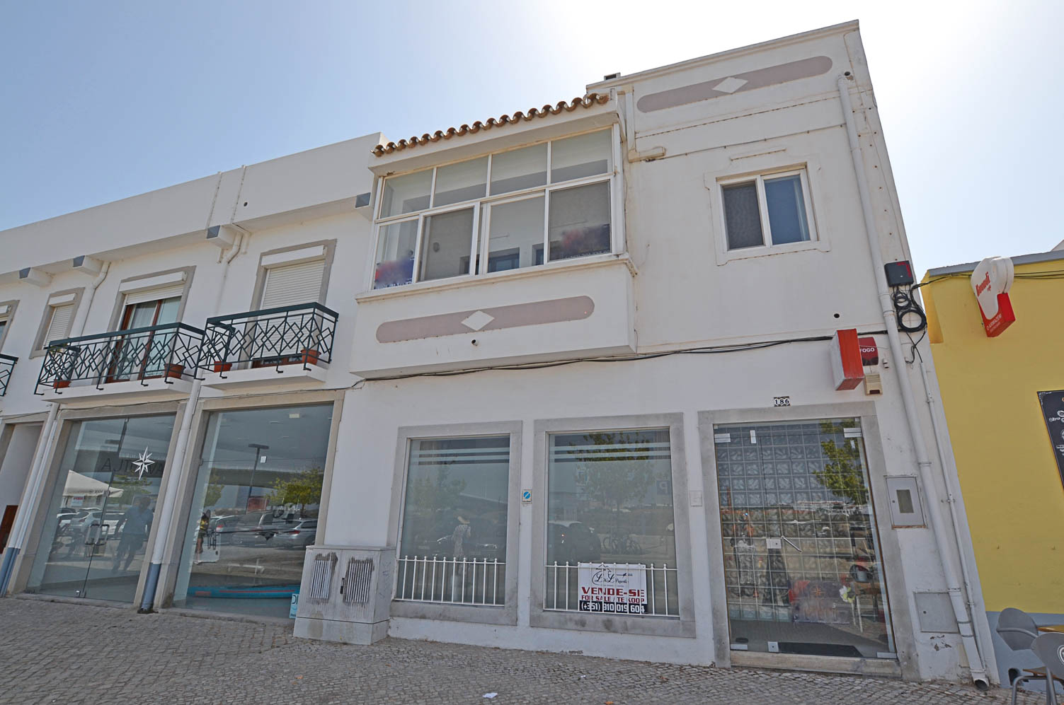 River Front Townhouse with two Apartments and Commercial Space, Tavira