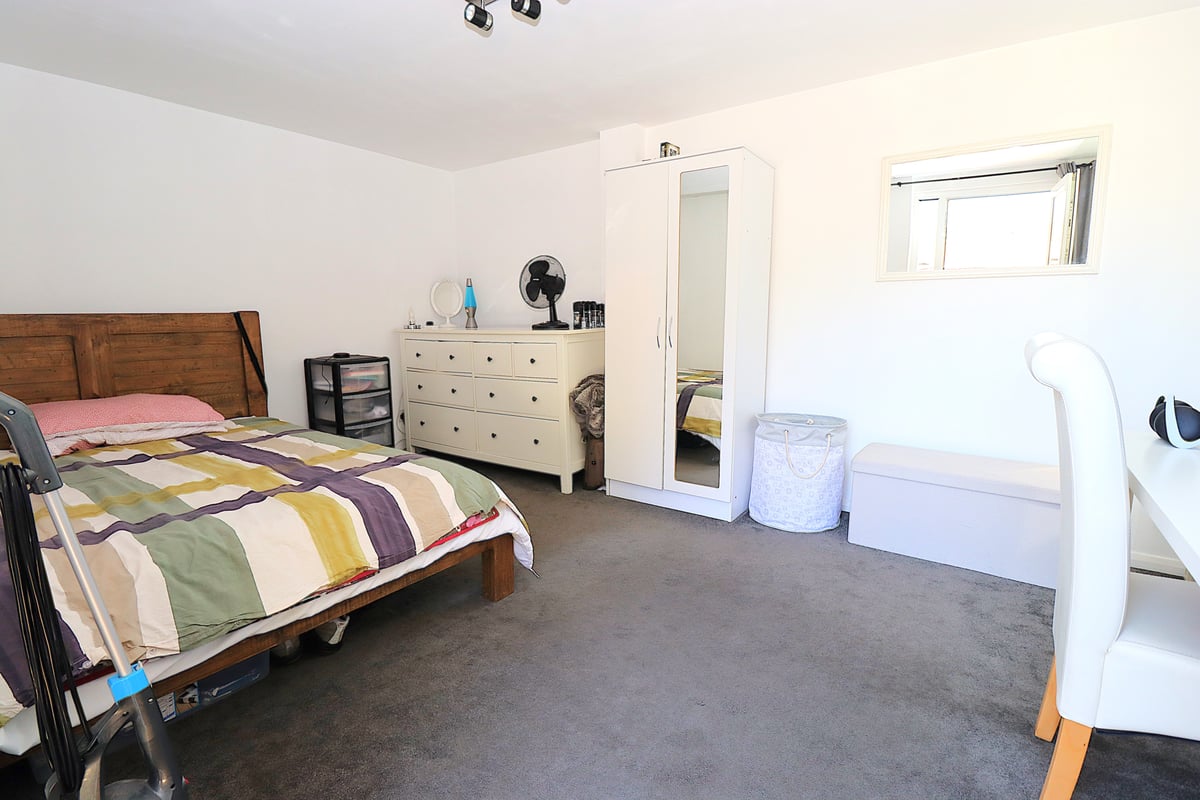 Marshall Close, FARNBOROUGH, GU14 8RY