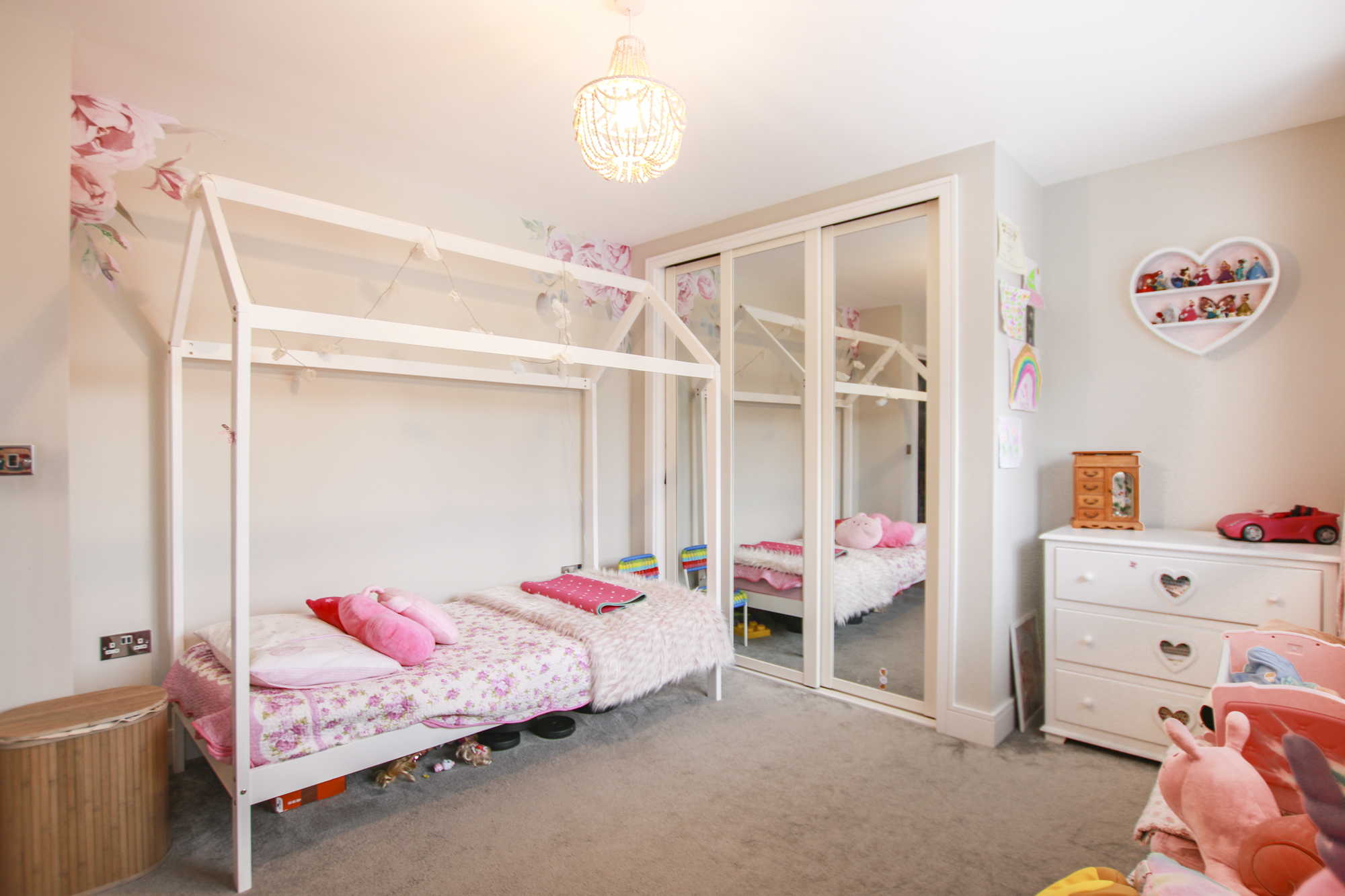 Wallis Mews, East Grinstead, West Sussex