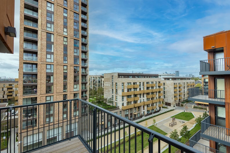 3 bedroom(s) apartment to sale in Whiting Way, Surrey Quays, London-image 4