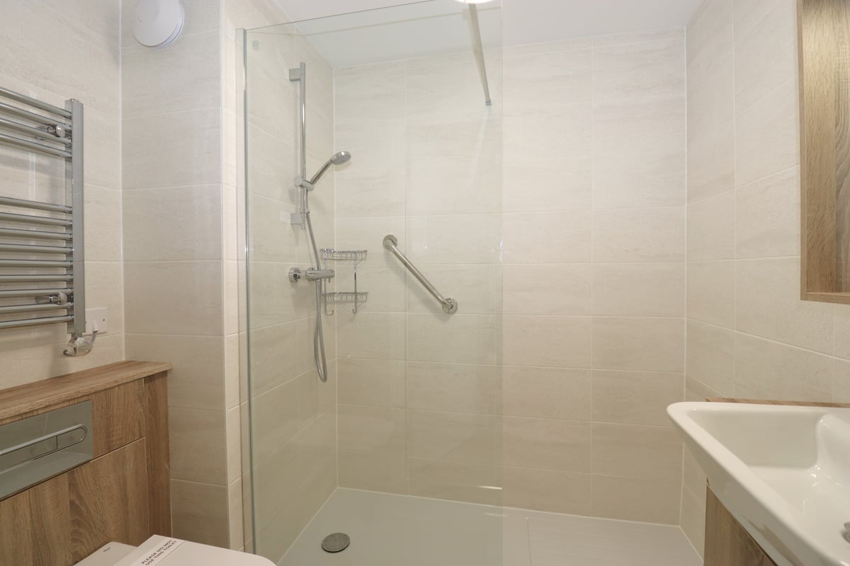 Yates Lodge, Victoria Road, Farnborough, GU14 7PN