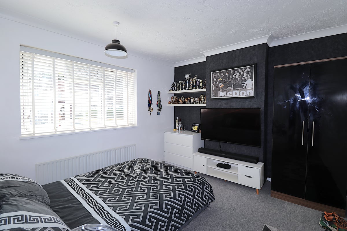 Cripley Road, Farnborough, GU14 9QA