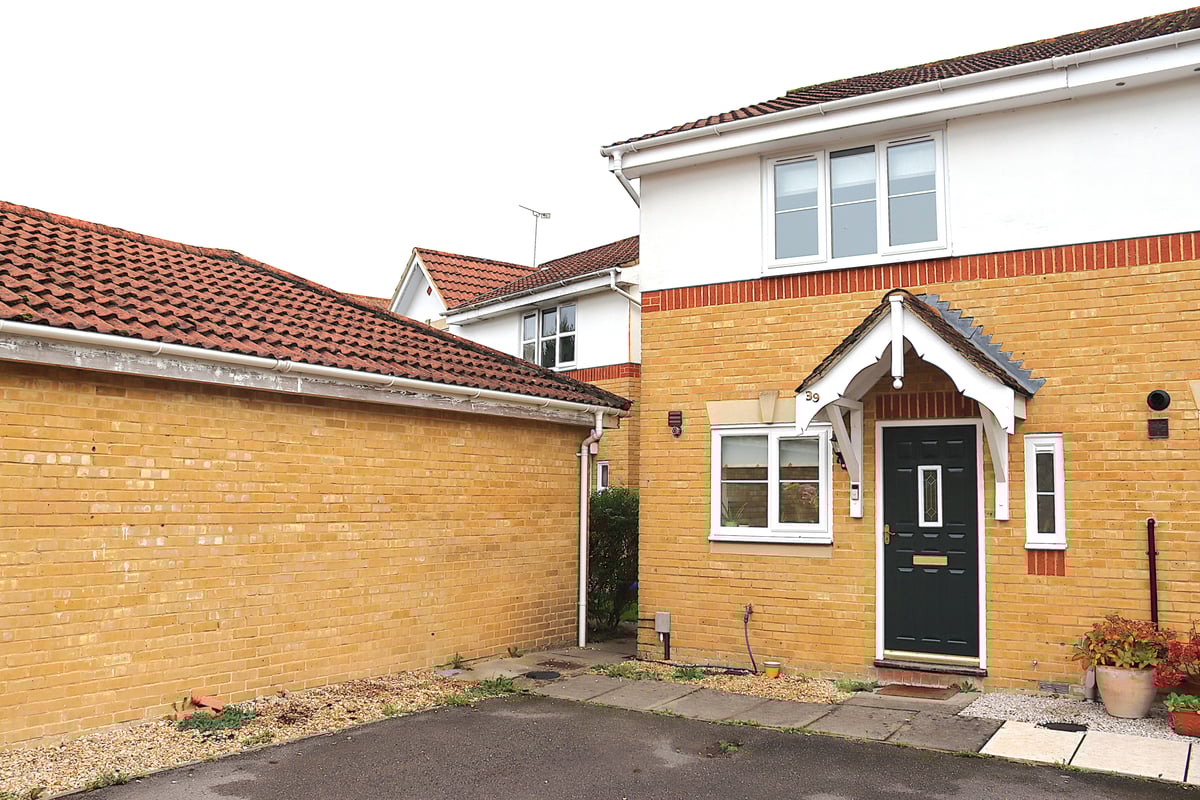 Richmond Close, Farnborough, GU14 0RH