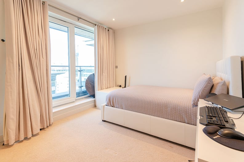 3 bedroom(s) apartment to sale in The Boulevard, London-image 21