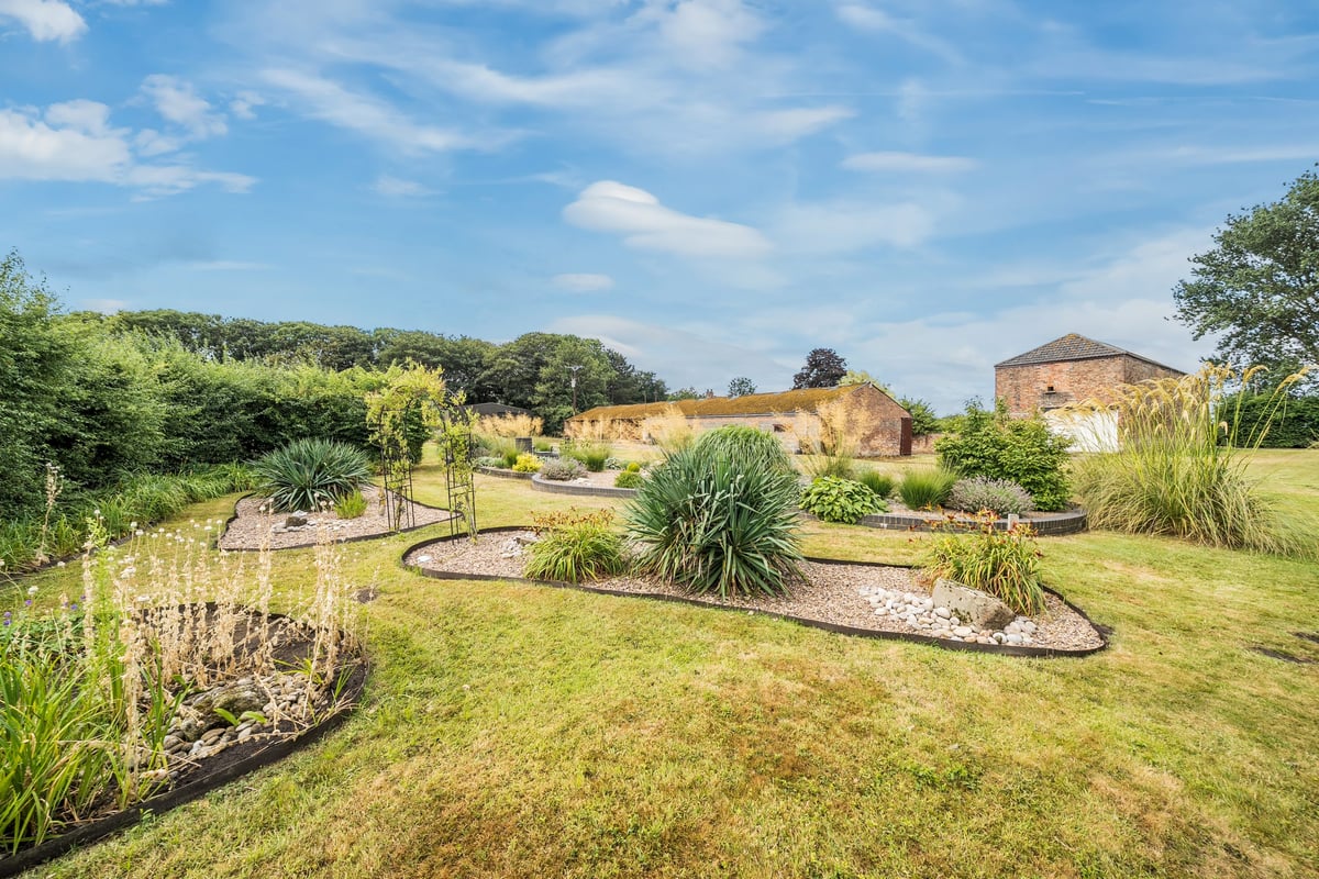 Woodcarr Farm, Sandtoft Road, Doncaster, DN9 1PW