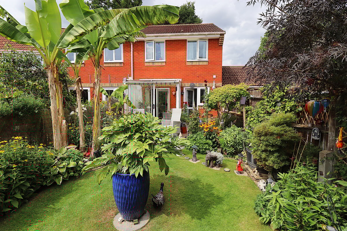 Collingwood, Farnborough, GU14 6LX