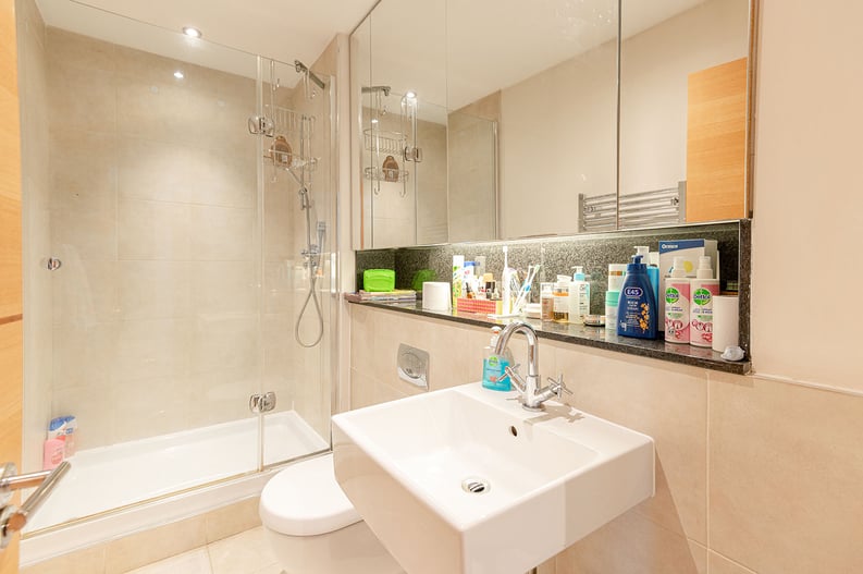 3 bedroom(s) apartment to sale in The Boulevard, London-image 10