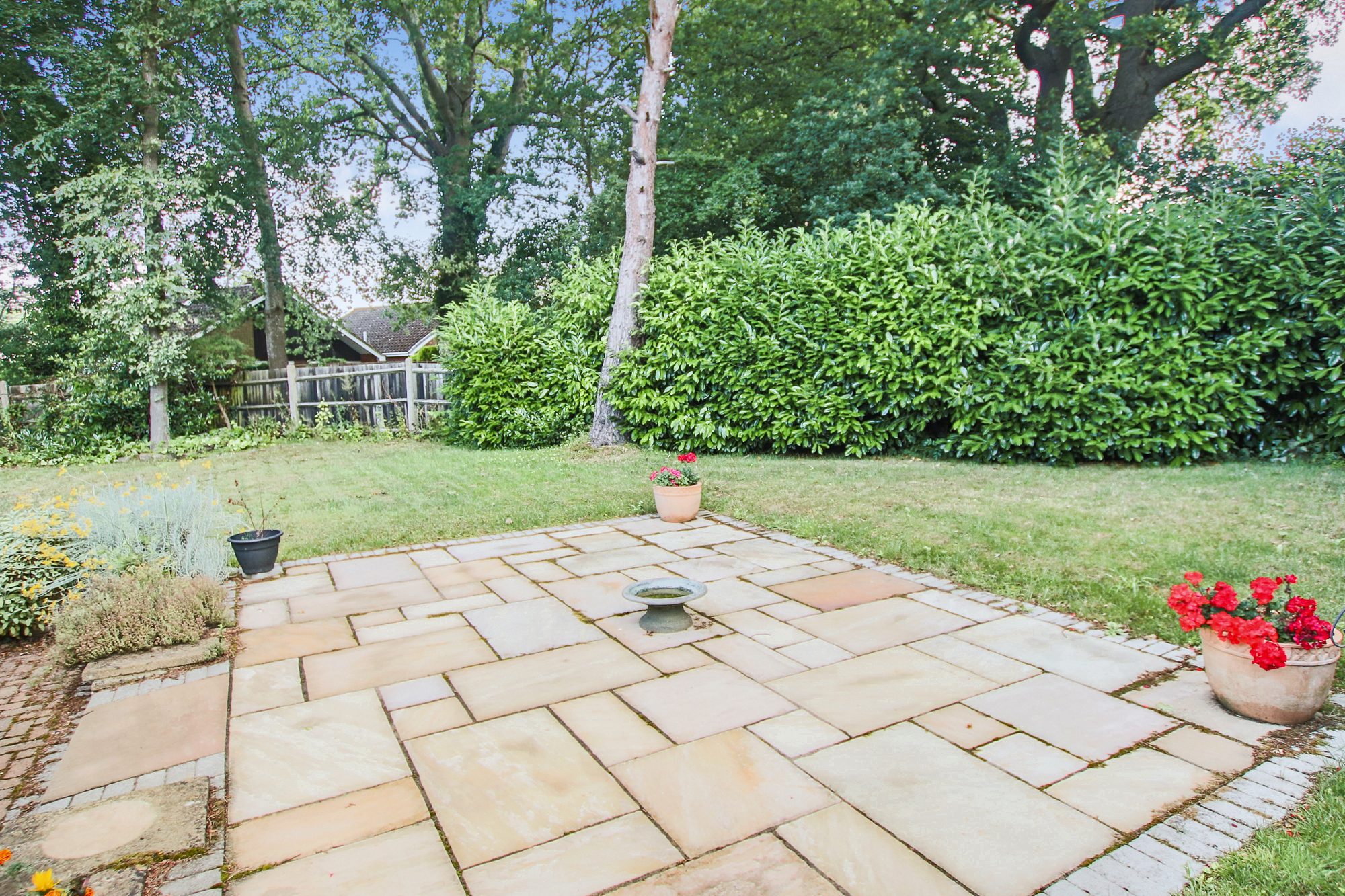 Spring Gardens, Copthorne