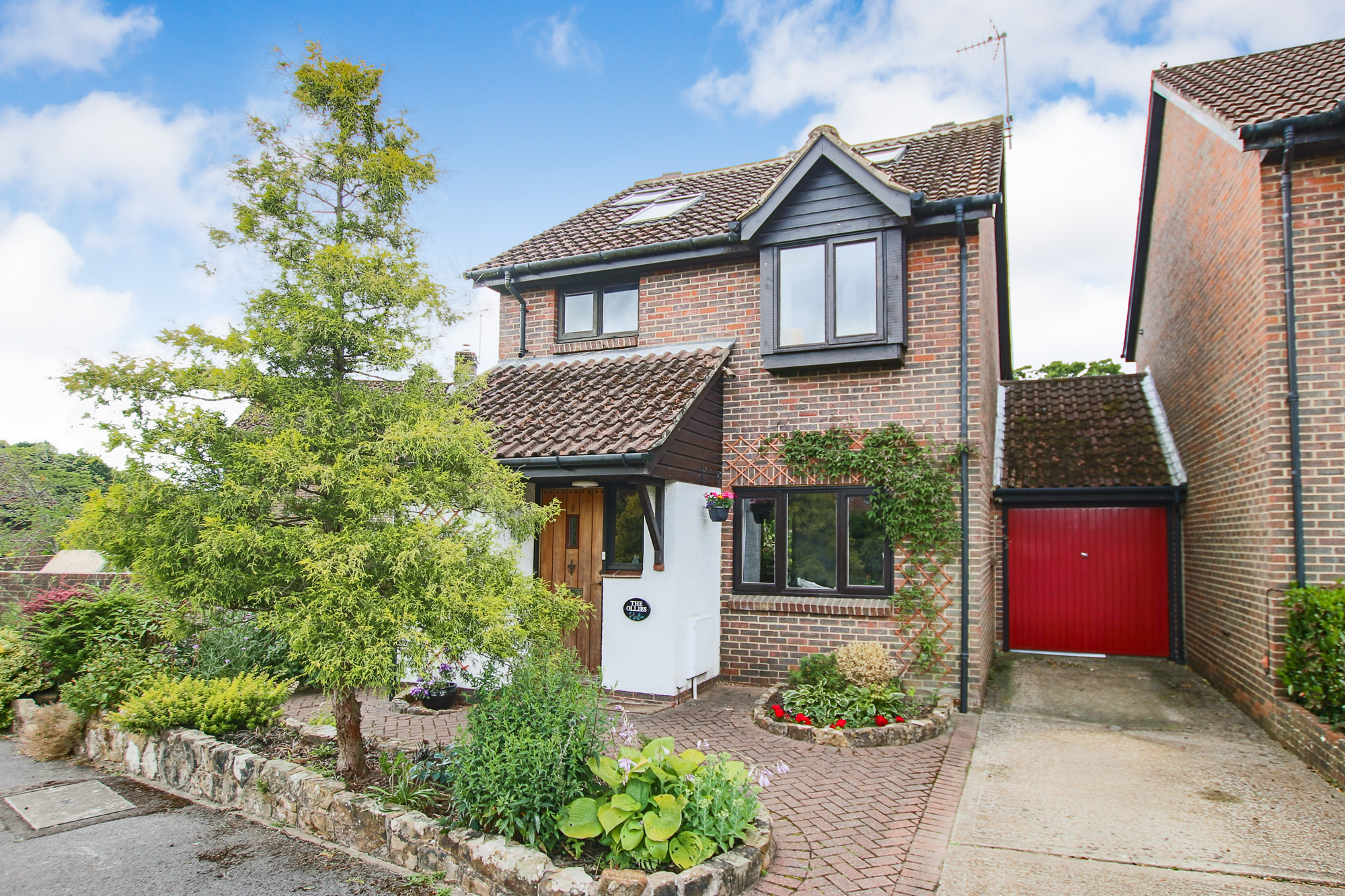 Edinburgh Way, East Grinstead, West Sussex