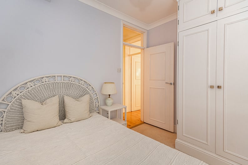 3 bedroom(s) apartment to sale in Walton Street, Kensington, London-image 13