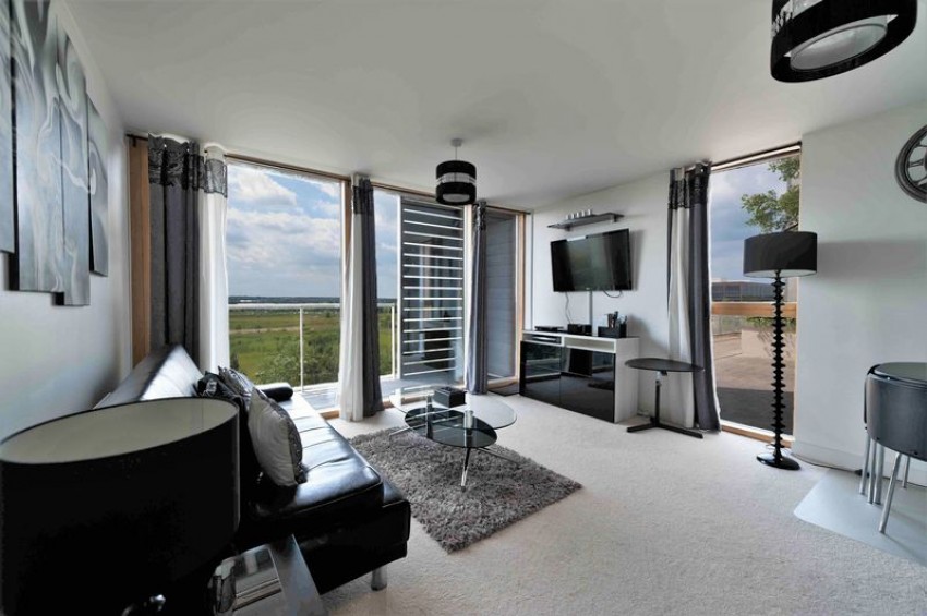 315 South Row , MILTON KEYNES, Buckinghamshire Image