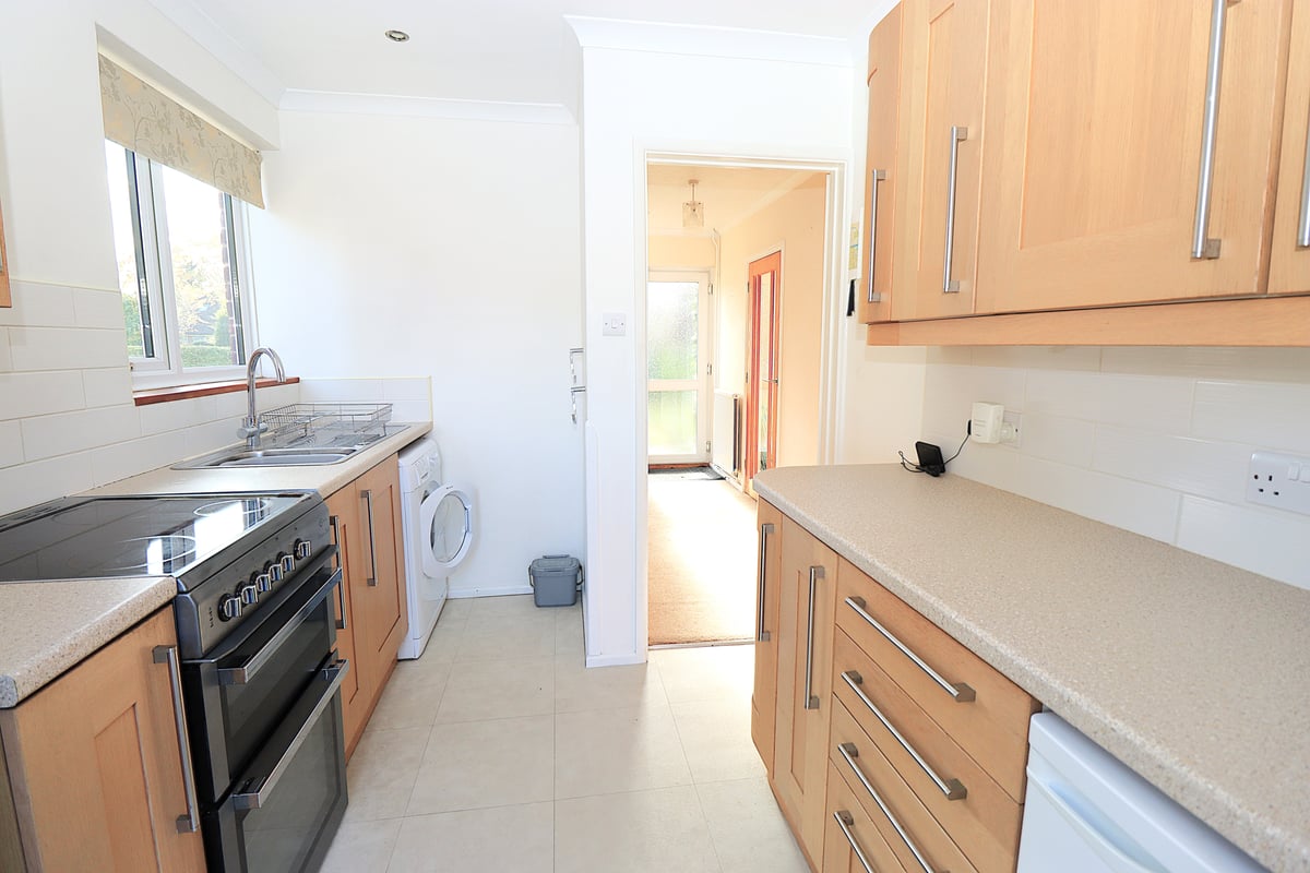 Southwood Road, Farnborough, GU14 0JQ