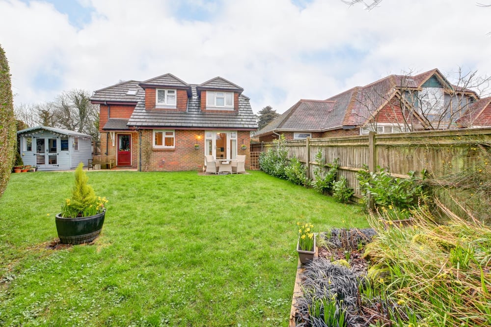 Property Details for Burwash Road Heathfield East Sussex TN21 8QU