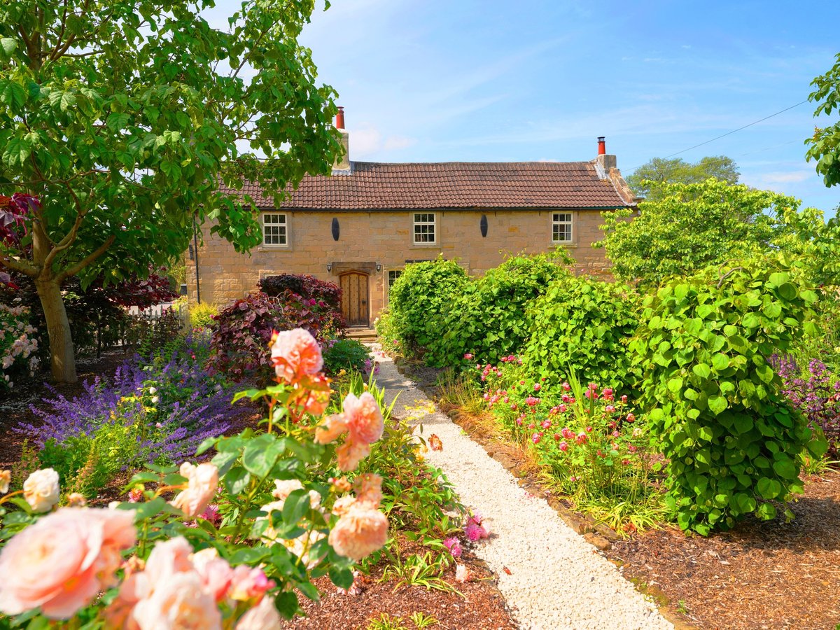 Priory Cottage, Pontefract Road, Pontefract, WF7 7EF